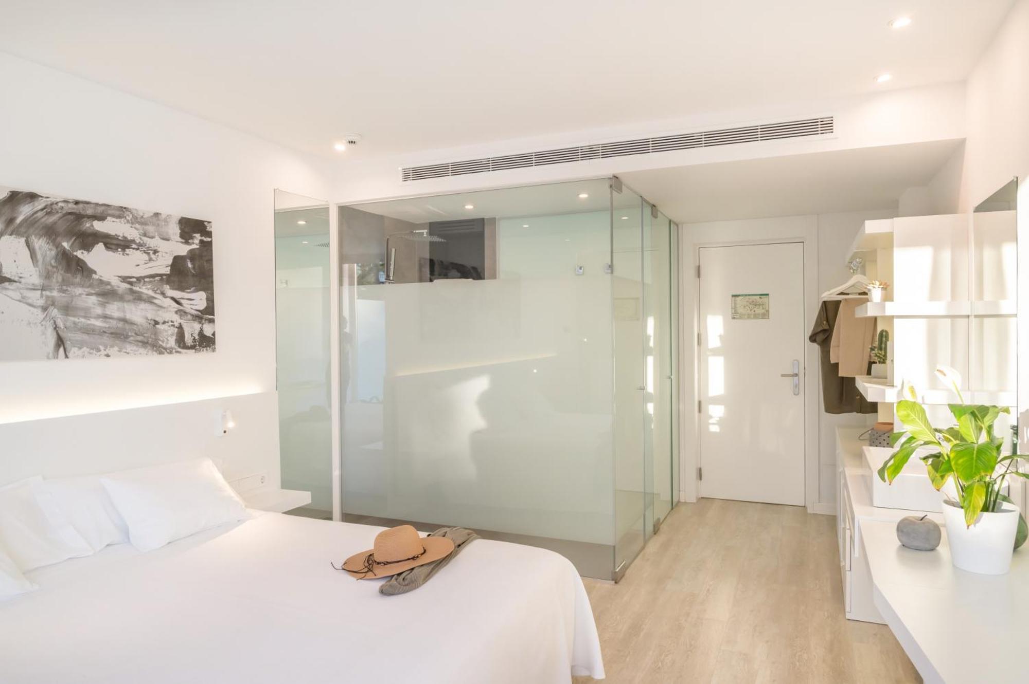 Els Pins & - Emar Sant Antoni de Portmany